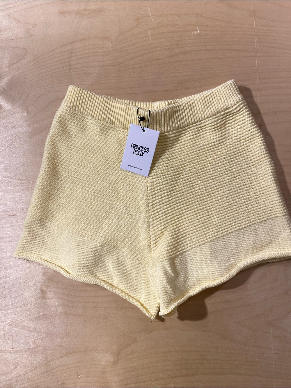 Princess Polly Pale Yellow Knit High Waist Shorts M/L (SZ)